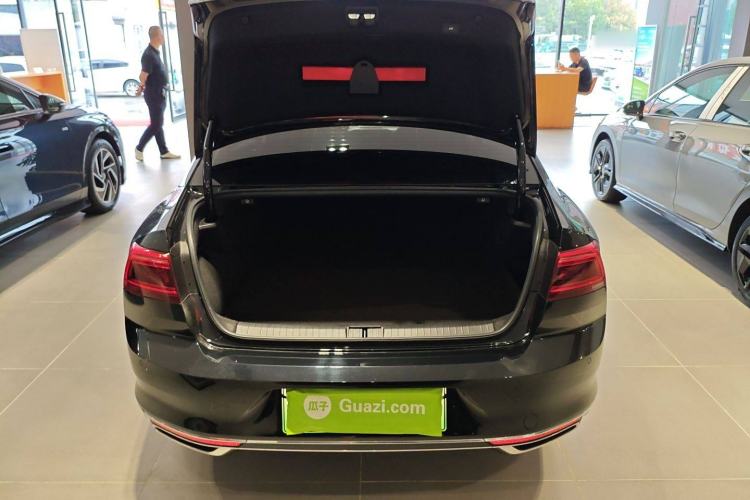 Used Volkswagen Magotan GTE Plug-in Hybrid 2022 GTE Luxury Model Trunk