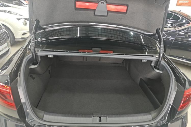 Used Volkswagen Magotan GTE Plug-in Hybrid 2022 GTE Luxury Model Trunk