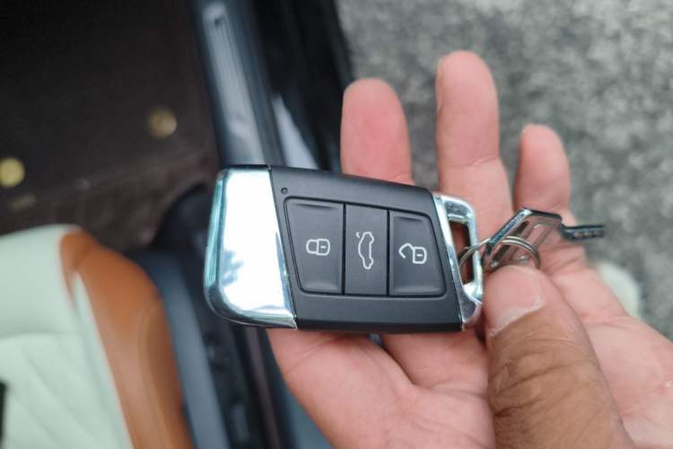 Used Volkswagen Magotan GTE Plug-in Hybrid 2022 GTE Luxury Model Vehicle Key