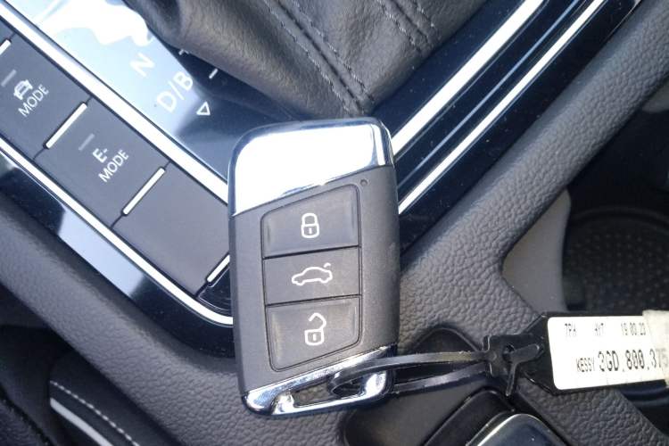 Used Volkswagen Magotan GTE Plug-in Hybrid 2022 GTE Luxury Model Vehicle Key