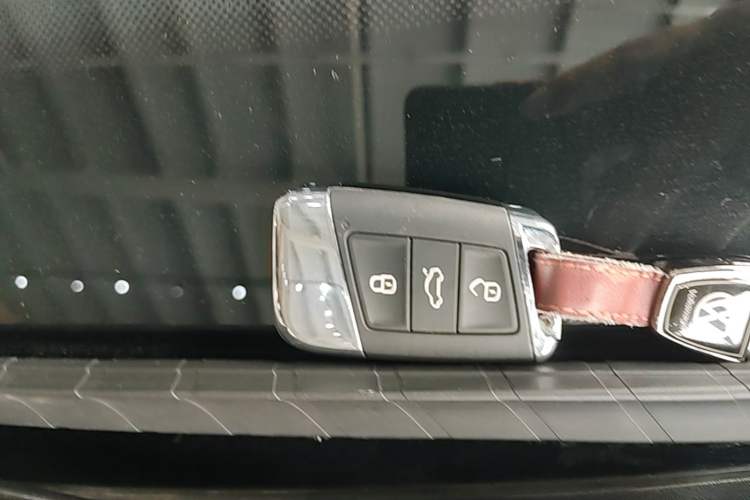 Used Volkswagen Magotan GTE Plug-in Hybrid 2022 GTE Luxury Model Vehicle Key