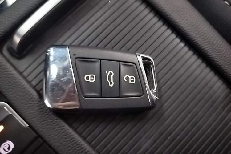 Used Volkswagen Magotan GTE Plug-in Hybrid 2022 GTE Luxury Model Vehicle Key