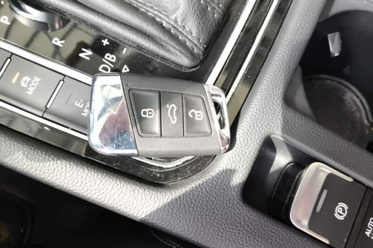Used Volkswagen Magotan GTE Plug-in Hybrid 2022 GTE Luxury Model Vehicle Key