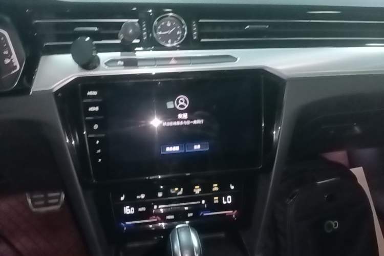 Used Volkswagen Magotan GTE Plug-in Hybrid 2022 GTE Luxury Model Audio And AC Panel