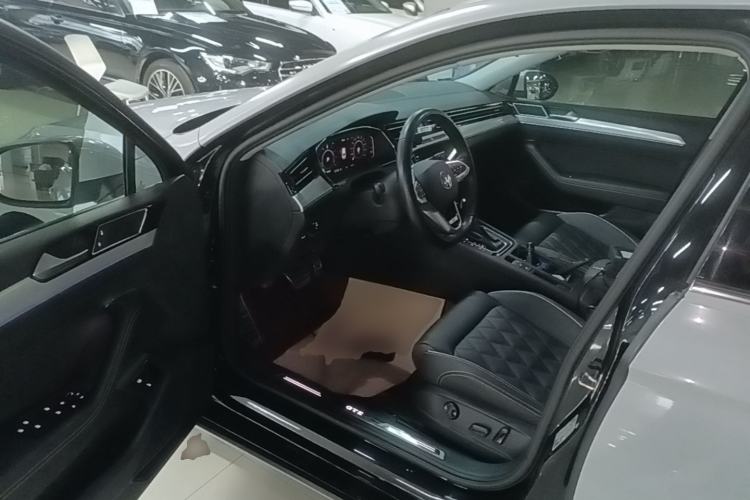 Used Volkswagen Magotan GTE Plug-in Hybrid 2022 GTE Luxury Model Driver Seat