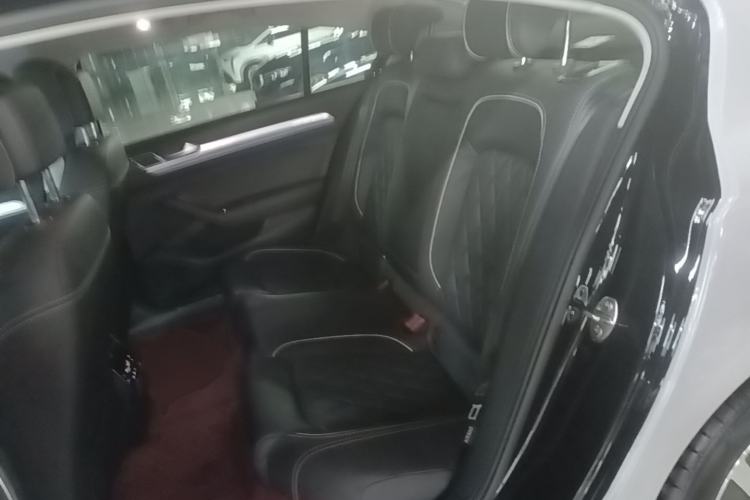 Used Volkswagen Magotan GTE Plug-in Hybrid 2022 GTE Luxury Model Left Rear Seat