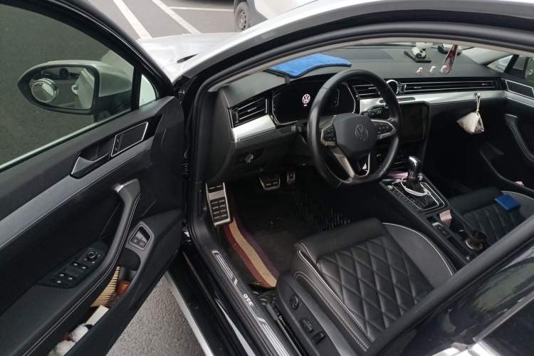Used Volkswagen Magotan GTE Plug-in Hybrid 2022 GTE Luxury Model Driver Seat