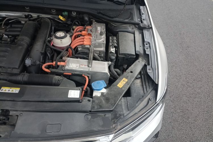 Used Volkswagen Magotan GTE Plug-in Hybrid 2022 GTE Luxury Model Engine Bay Left