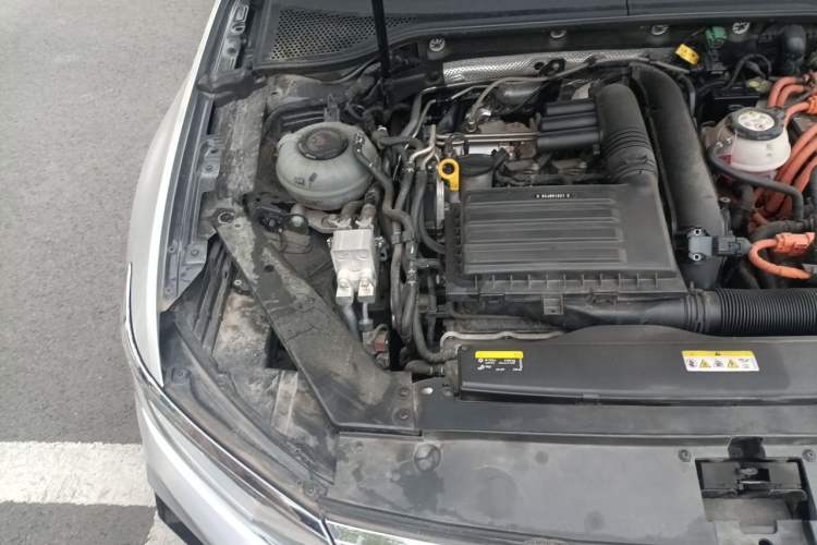Used Volkswagen Magotan GTE Plug-in Hybrid 2022 GTE Luxury Model Engine Bay Right