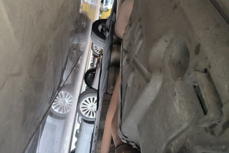 Used Volkswagen Multivan 2008 3.2L Chassis Front Right