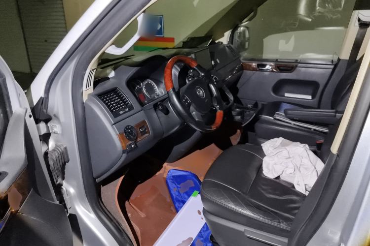 Used Volkswagen Multivan 2008 3.2L Driver Seat