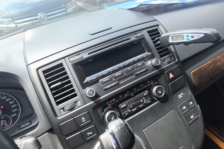 Used Volkswagen Multivan 2012 2.0 TSI Two-Wheel-Drive Luxury Edition Audio And AC Panel