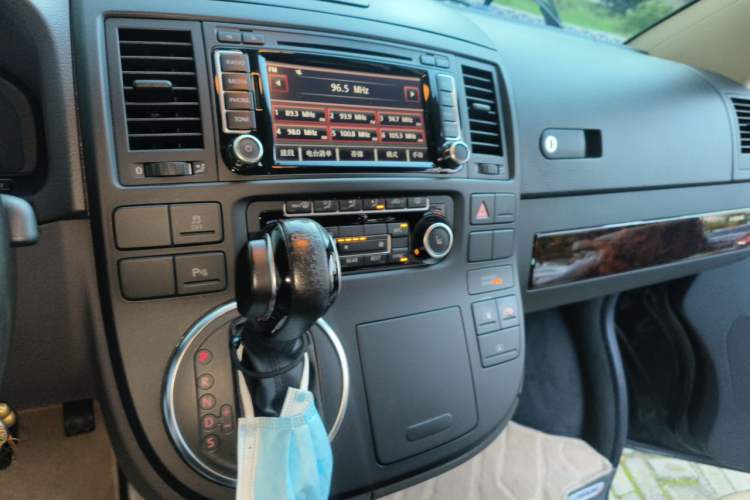 Used Volkswagen Multivan 2012 2.0 TSI Four-Wheel Drive Deluxe Edition Audio And AC Panel