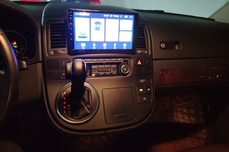 Used Volkswagen Multivan 2012 2.0 TSI Two-Wheel-Drive Luxury Edition Audio And AC Panel
