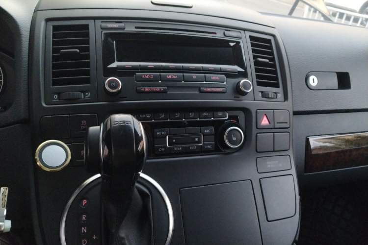 Used Volkswagen Multivan 2012 2.0 TSI Two-Wheel Drive Business Edition Audio And AC Panel