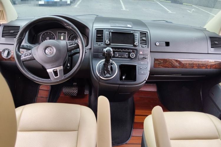 Used Volkswagen Multivan 2012 2.0 TSI Four-Wheel Drive Deluxe Edition Center Console