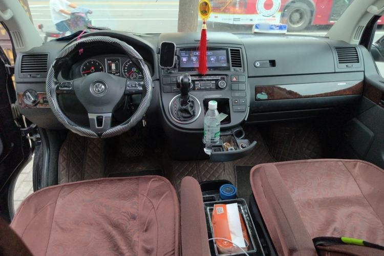 Used Volkswagen Multivan 2012 2.0 TSI Two-Wheel-Drive Luxury Edition Center Console