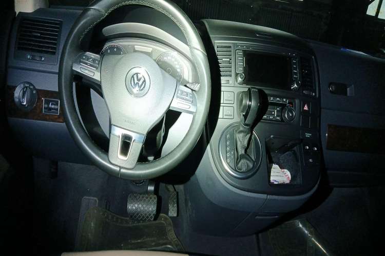 Used Volkswagen Multivan 2012 2.0 TSI Four-Wheel Drive Deluxe Edition Center Console