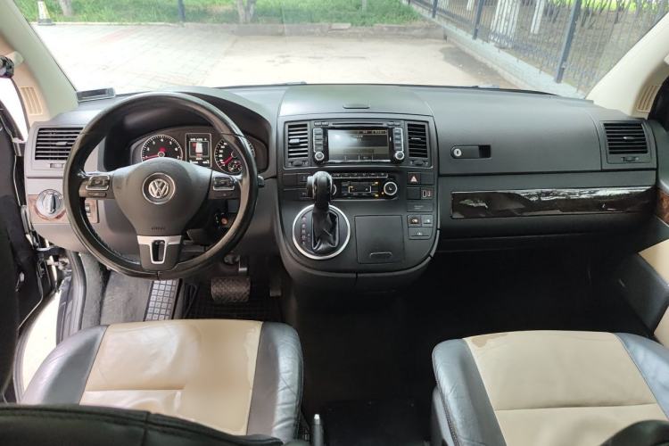 Used Volkswagen Multivan 2012 2.0 TSI Four-Wheel Drive Deluxe Edition Center Console