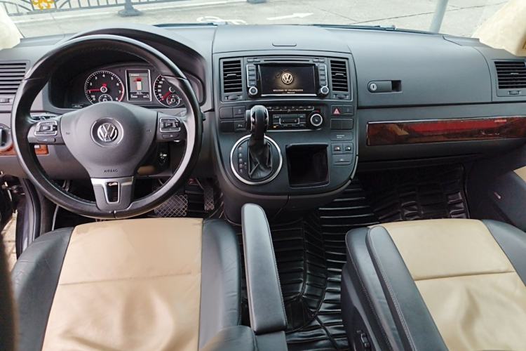 Used Volkswagen Multivan 2012 2.0 TSI Four-Wheel Drive Deluxe Edition Center Console