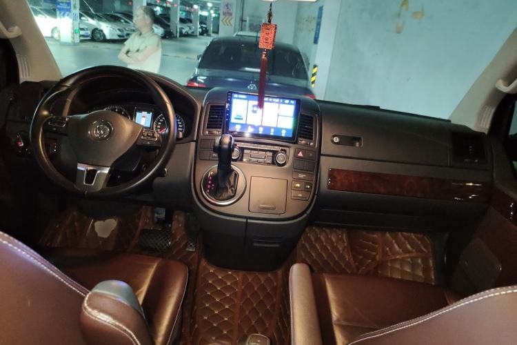 Used Volkswagen Multivan 2012 2.0 TSI Two-Wheel-Drive Luxury Edition Center Console