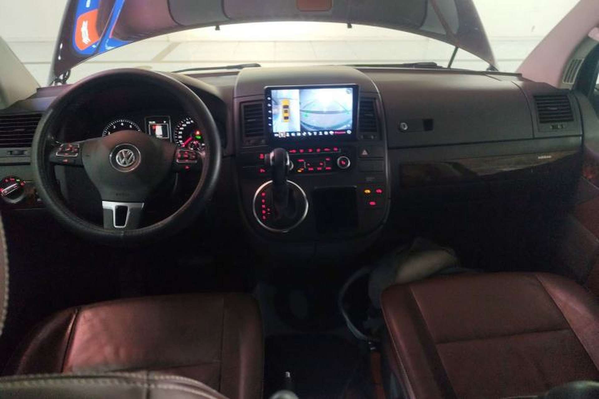 Used Volkswagen Multivan 2012 2.0 TSI Two-Wheel-Drive Luxury Edition Center Console