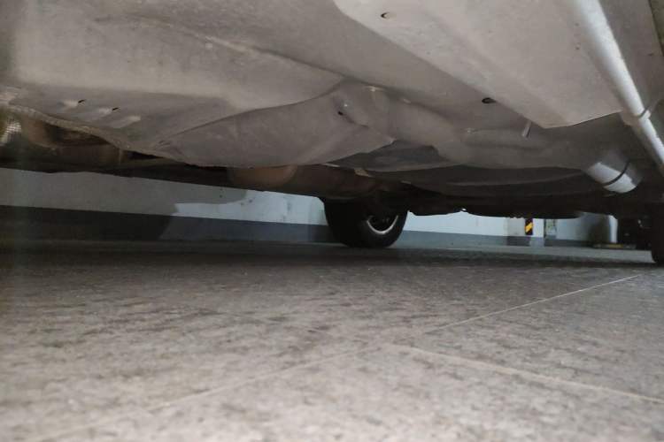 Used Volkswagen Multivan 2012 2.0 TSI Two-Wheel-Drive Luxury Edition Chassis Front Left