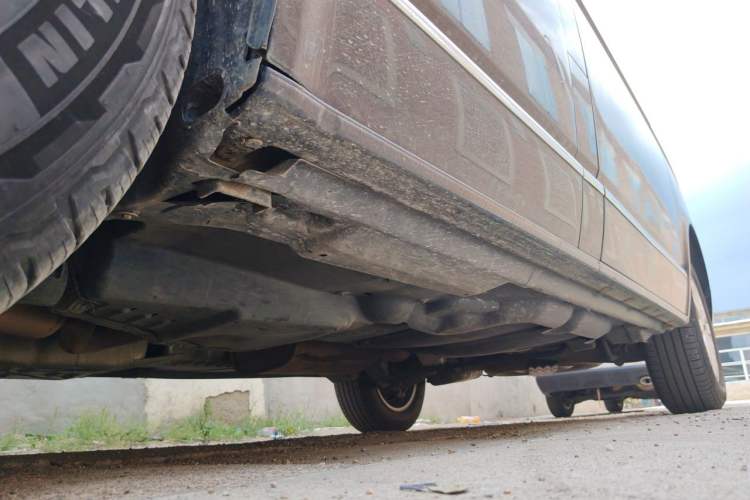 Used Volkswagen Multivan 2012 2.0 TSI Two-Wheel Drive Business Edition Chassis Front Left