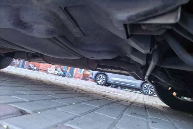 Used Volkswagen Multivan 2012 2.0 TSI Two-Wheel-Drive Luxury Edition Chassis Rear Left