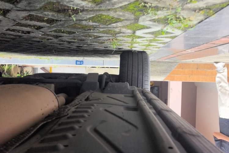 Used Volkswagen Multivan 2012 2.0 TSI Four-Wheel Drive Deluxe Edition Chassis Rear Left