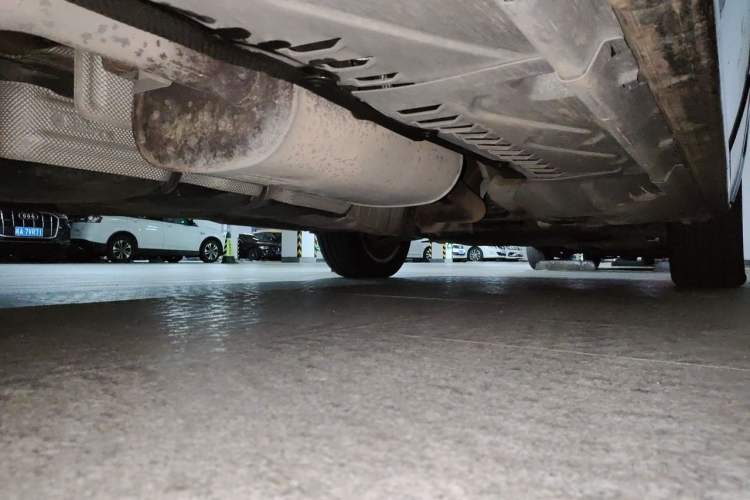 Used Volkswagen Multivan 2012 2.0 TSI Two-Wheel-Drive Luxury Edition Chassis Rear Right