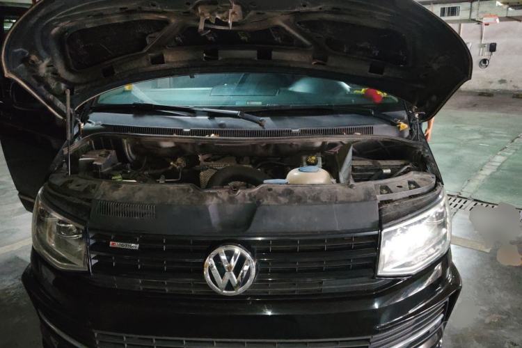 Used Volkswagen Multivan 2012 2.0 TSI Two-Wheel-Drive Luxury Edition Engine Bay
