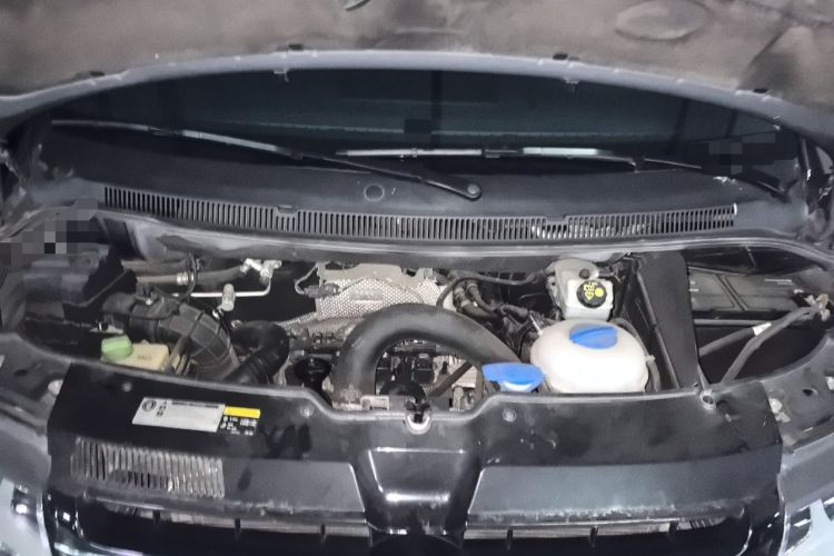 Used Volkswagen Multivan 2012 2.0 TSI Four-Wheel Drive Deluxe Edition Engine Bay