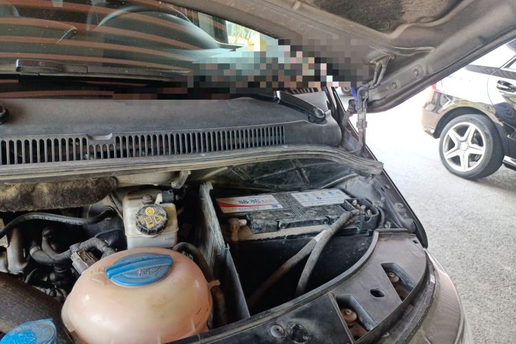 Used Volkswagen Multivan 2012 2.0 TSI Two-Wheel-Drive Luxury Edition Engine Bay Left