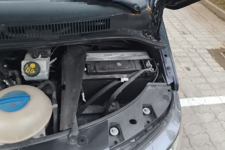 Used Volkswagen Multivan 2012 2.0 TSI Four-Wheel Drive Deluxe Edition Engine Bay Left