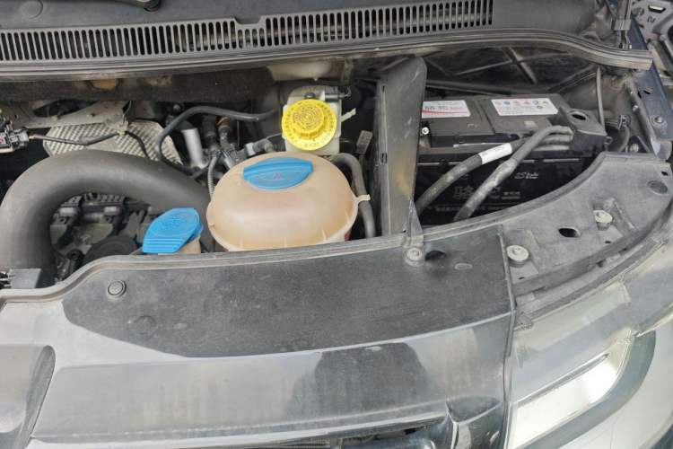 Used Volkswagen Multivan 2012 2.0 TSI Two-Wheel Drive Business Edition Engine Bay Left
