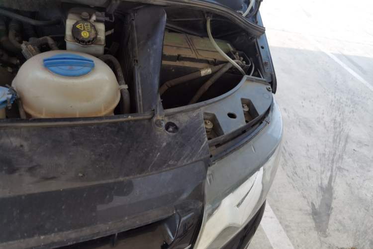 Used Volkswagen Multivan 2012 2.0 TSI Two-Wheel-Drive Luxury Edition Engine Bay Left