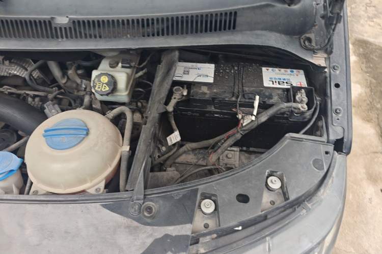 Used Volkswagen Multivan 2012 2.0 TSI Two-Wheel-Drive Luxury Edition Engine Bay Left