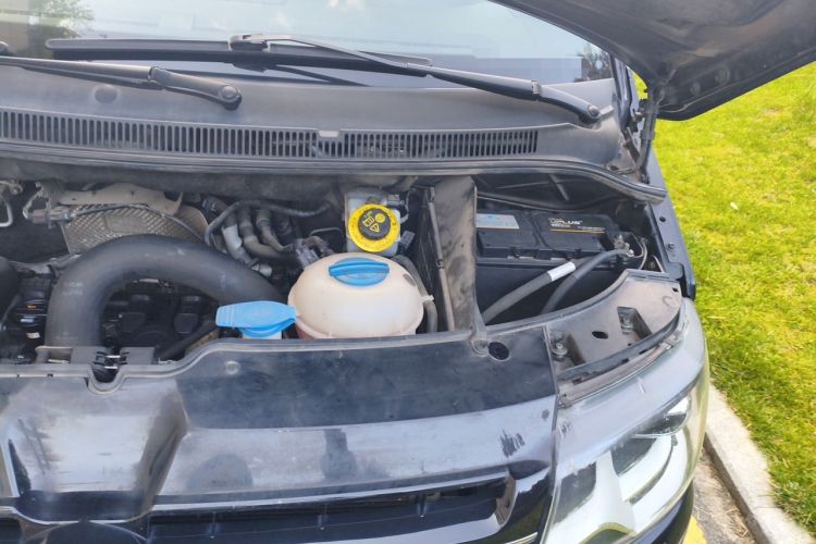 Used Volkswagen Multivan 2012 2.0 TSI Four-Wheel Drive Deluxe Edition Engine Bay Left