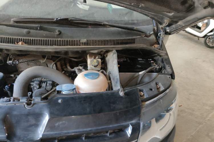 Used Volkswagen Multivan 2012 2.0 TSI Four-Wheel Drive Deluxe Edition Engine Bay Left
