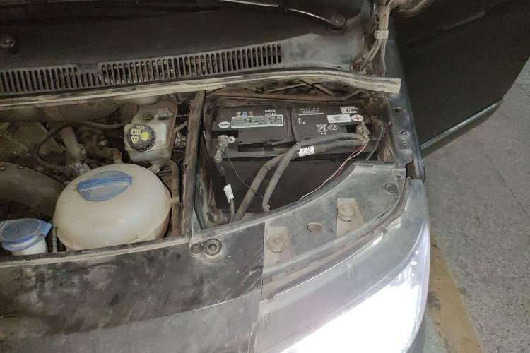 Used Volkswagen Multivan 2012 2.0 TSI Two-Wheel-Drive Luxury Edition Engine Bay Left