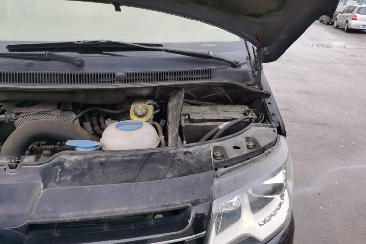 Used Volkswagen Multivan 2012 2.0 TSI Four-Wheel Drive Deluxe Edition Engine Bay Left