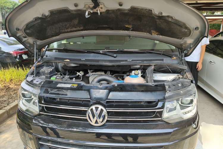 Used Volkswagen Multivan 2012 2.0 TSI Two-Wheel-Drive Luxury Edition Engine Bay