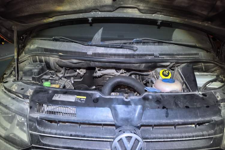 Used Volkswagen Multivan 2012 2.0 TSI Four-Wheel Drive Deluxe Edition Engine Bay