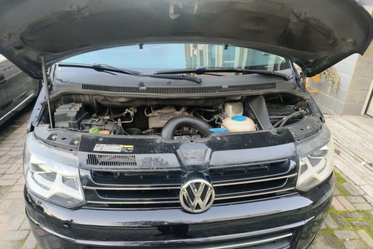 Used Volkswagen Multivan 2012 2.0 TSI Four-Wheel Drive Deluxe Edition Engine Bay