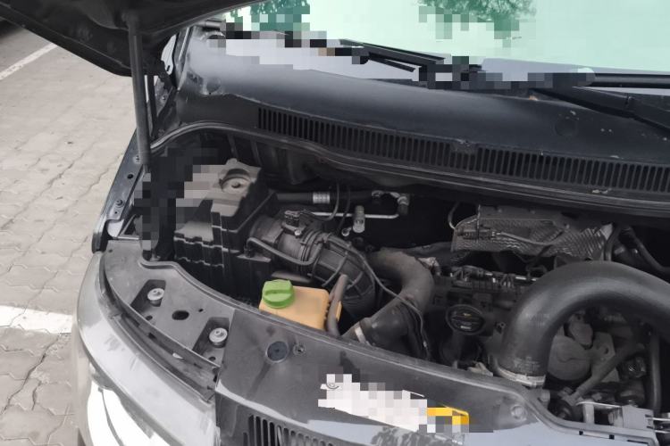 Used Volkswagen Multivan 2012 2.0 TSI Four-Wheel Drive Deluxe Edition Engine Bay Right