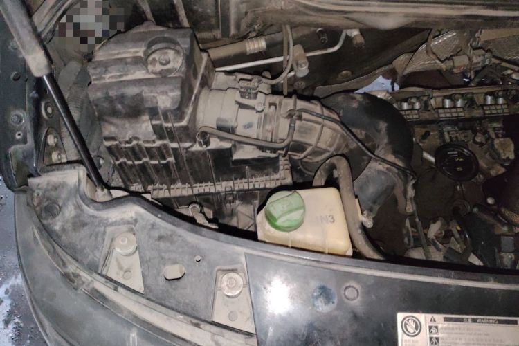 Used Volkswagen Multivan 2012 2.0 TSI Two-Wheel-Drive Luxury Edition Engine Bay Right