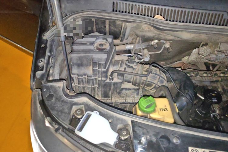 Used Volkswagen Multivan 2012 2.0 TSI Two-Wheel-Drive Luxury Edition Engine Bay Right