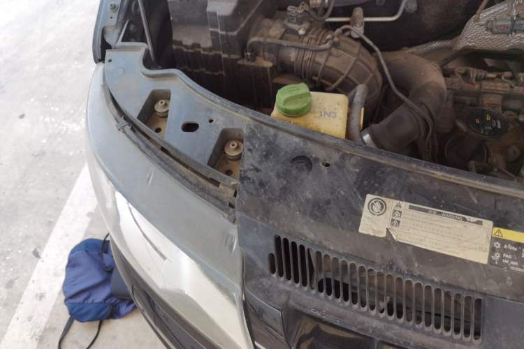 Used Volkswagen Multivan 2012 2.0 TSI Two-Wheel-Drive Luxury Edition Engine Bay Right