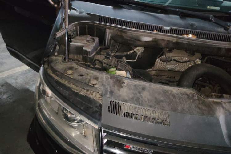 Used Volkswagen Multivan 2012 2.0 TSI Two-Wheel-Drive Luxury Edition Engine Bay Right